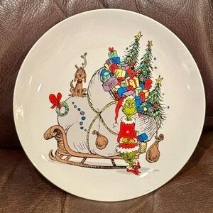 The Grinch & Max with Sleigh of Stolen Toys Ceramic Christmas Dinner Plate